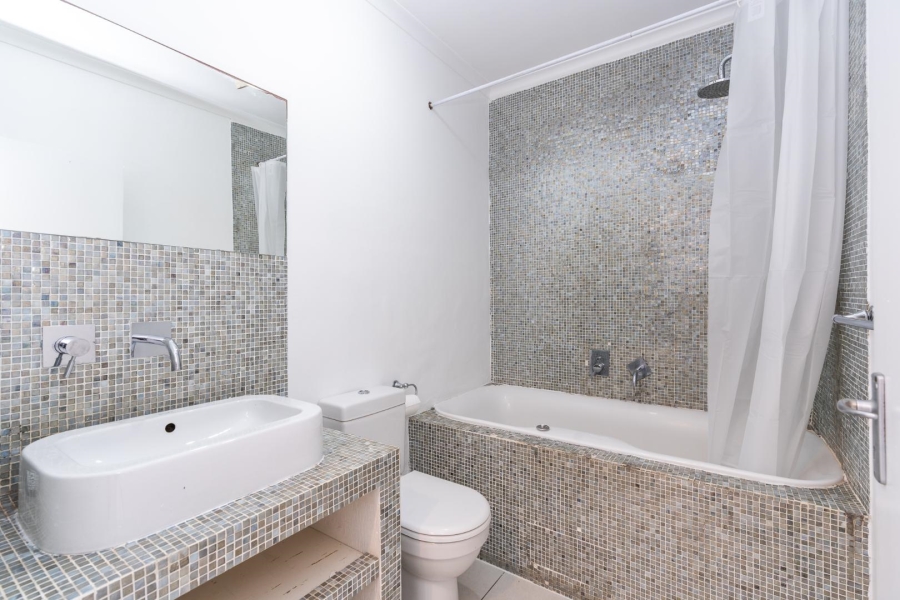 To Let 2 Bedroom Property for Rent in Green Point Western Cape